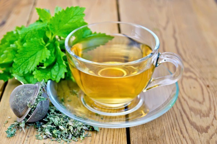 Citronmeliss te har en lugnande effekt och hjälper mot höga kortisolnivåer