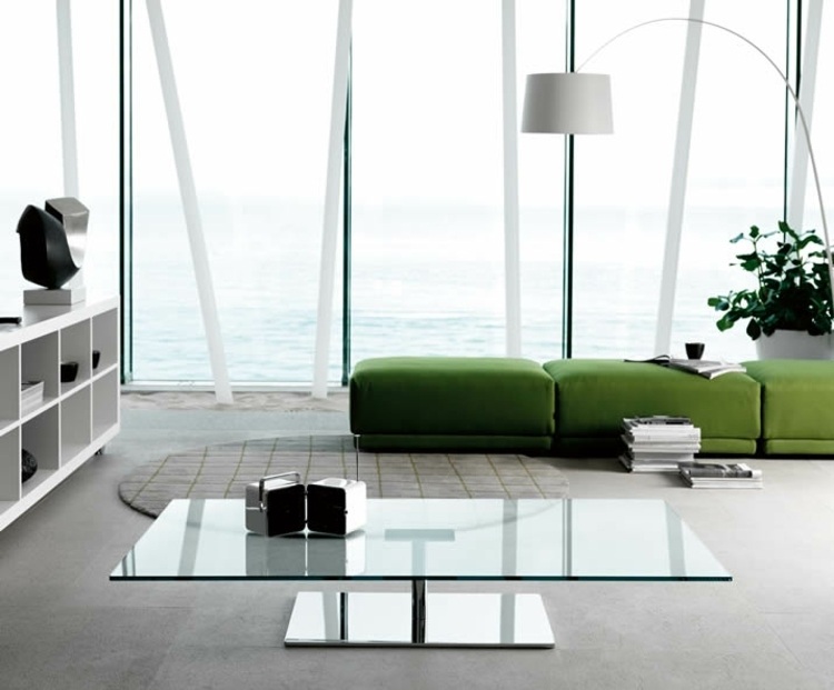 modernt vardagsrum inrättat soffbord glas Italien