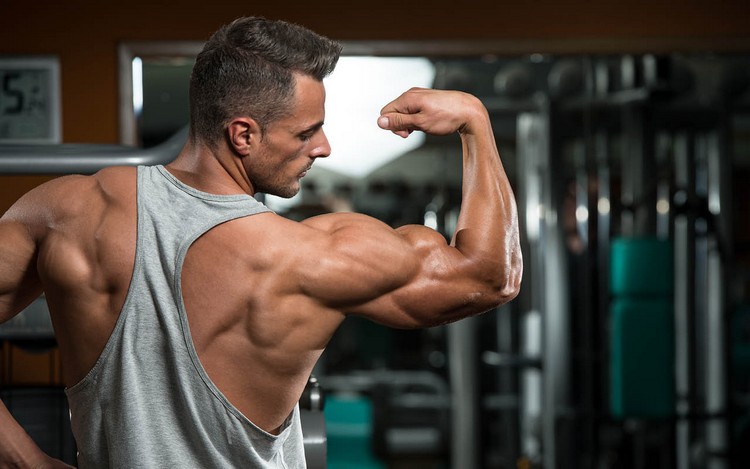 crossfit träning fördelar nackdelar komma i form förbättra allmän kondition bygga muskler
