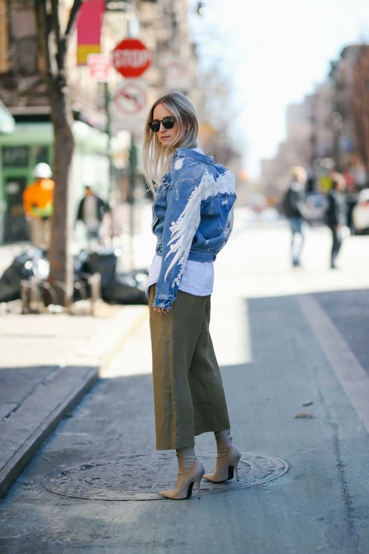 Culottes kombinerar jeansjacka stövlar outfit idéer kvinnor modetrender