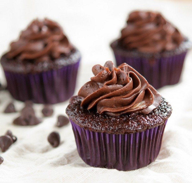 cupcake-frosting-choklad-ganache-choklad-cupcakes-godis-dessert
