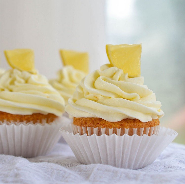 cupcake-frosting-recept-citron-topping-bitar-vanilj-cupcakes