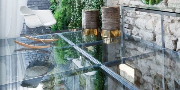 Walk-in glas design vardagsrum belysning och glas tak arkitektoniska lösningar idéer