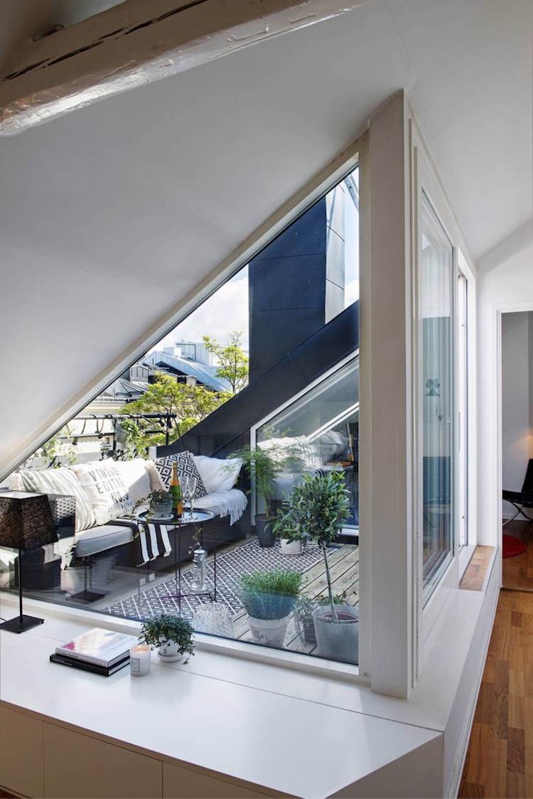 Design takterrassen-sluttande tak-taket loggia-modern-glas-vit-svart-dekoration