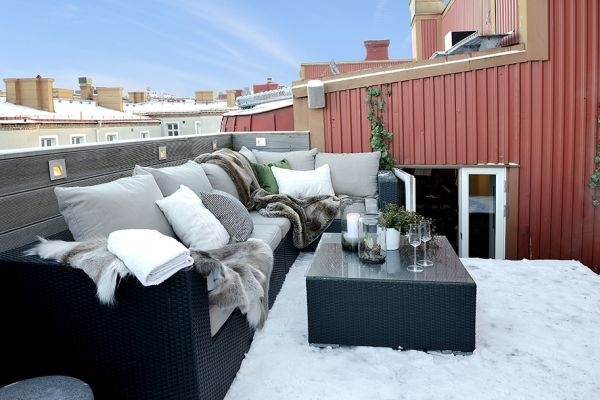 balkongmöbler-skandinaviska möbler-kastar päls