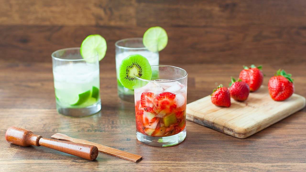 Strawberry Caipirinha Recept Kiwi Brazil Gör Summer Cocktails själv