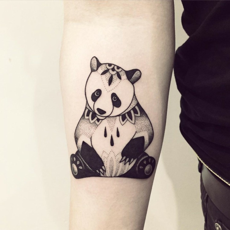 blackwork tatuering panda björn djur inspiration dotwork design