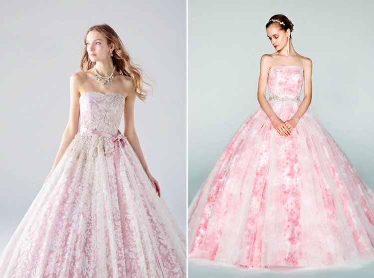 Blommotiv kan användas för rosa eller rosa detaljer i klänningen