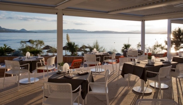 restaurang havsutsikt designhotell casadelmar på Korsika