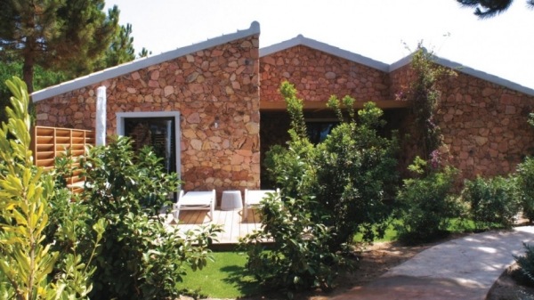 trä terrass trädgård hotel design casadelmar på Korsika