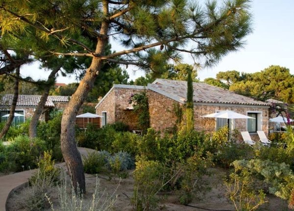 exotisk trädgård hotelldesign casadelmar på Korsika