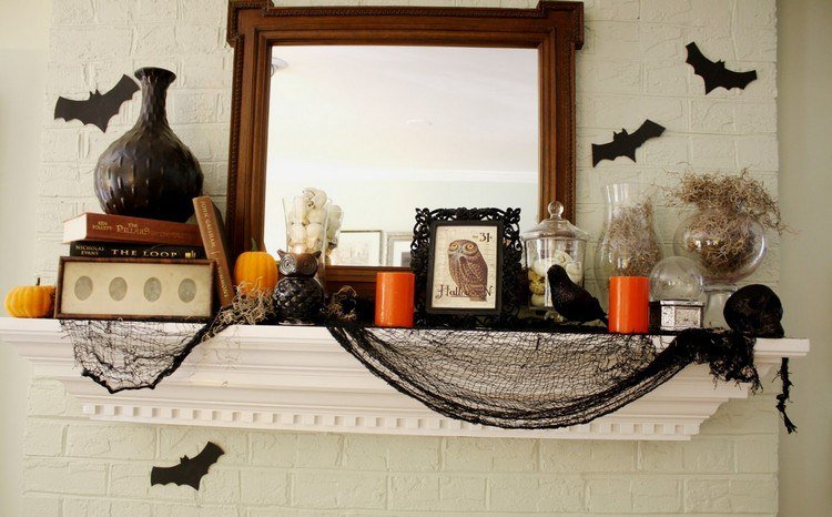 hus-halloween-dekorera-mantelpiece-hylla-svart-färgad-gasväv-drapering
