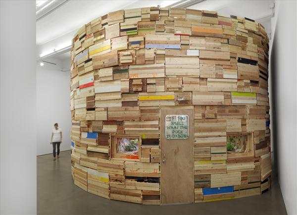 phoebe washburn installation bitar av trä arkitektur lapptäcke