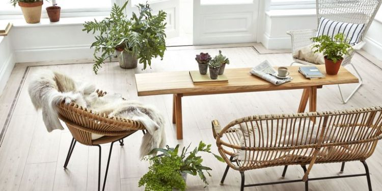 lagom design betyder att leva som i sverige livsfilosofi minimalistisk levande levande design möbler växter träbord
