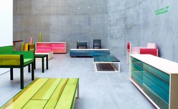 Japanska arkitekter lagar tapetmöbler med värmande harts London Design Fair