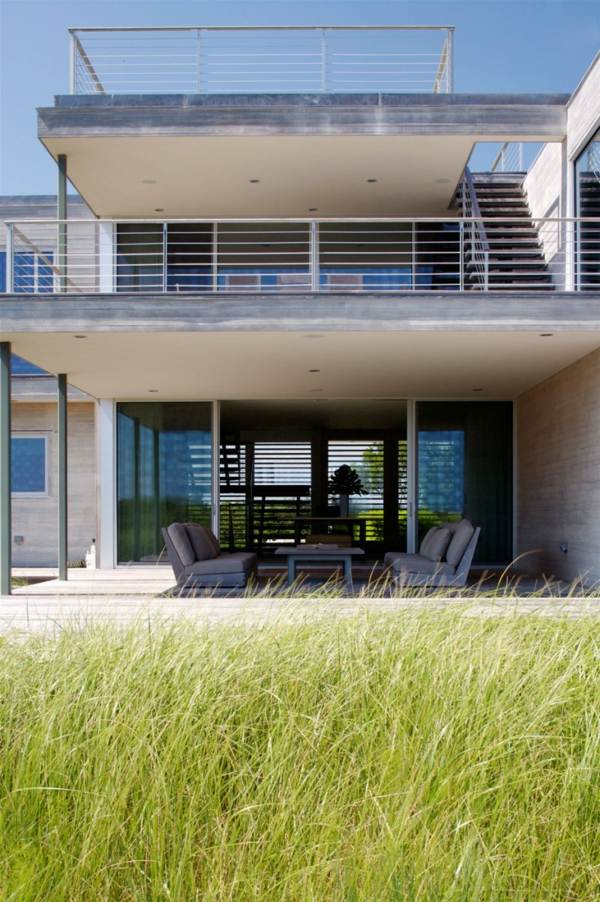 Flying-Point-residence-dune-grass-patio