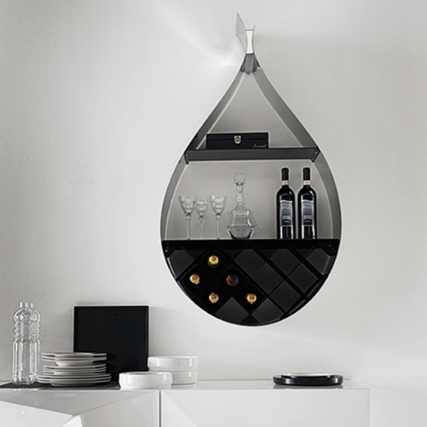 elegant-svart-vit-vägg-hylla-vinflaskor