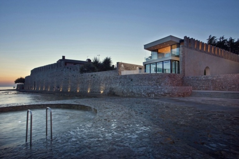 naturlig inredning sten gammal stad design stadsvägg modernt hus