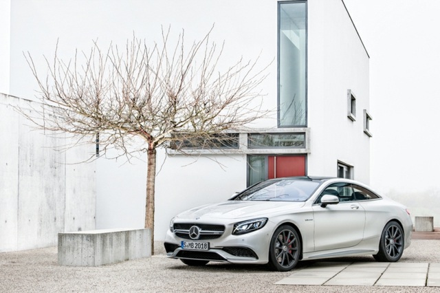 S63 AMG Coupe Mercedes 2015 bil ny lyxig silverfront