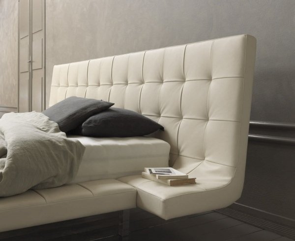 design stoppad säng vit integrerat sängbord bolzan letti
