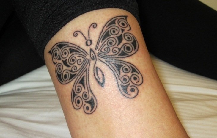 fjäril-tatuering-abstrakt-maori-liknande