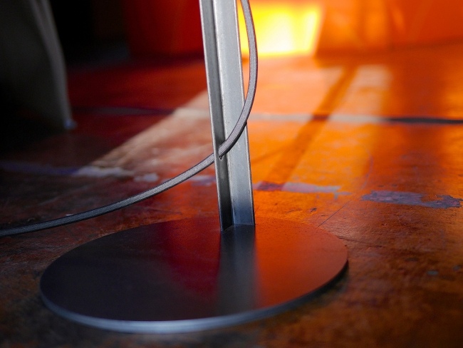 stålram tilt bordslampor design av gråbyxor