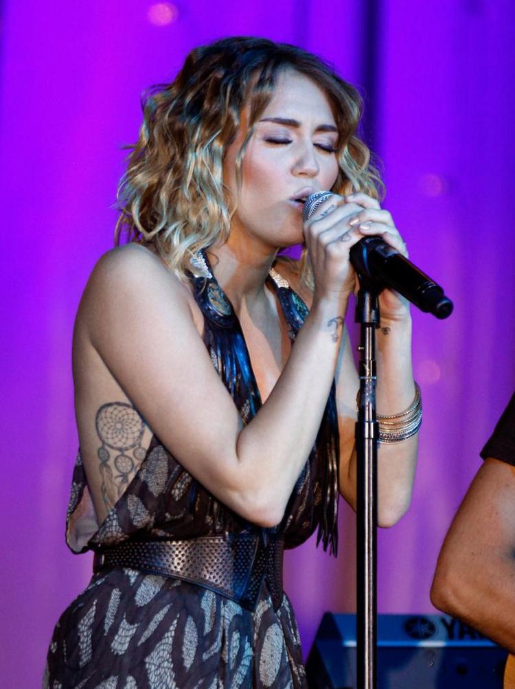 Dream catcher tattoo Miley Cyrus revben