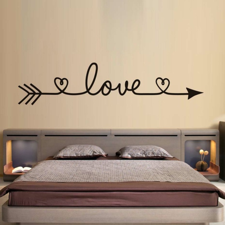 väggdekal-sovrum-dekorera-kärlek-pil-hjärta-idé