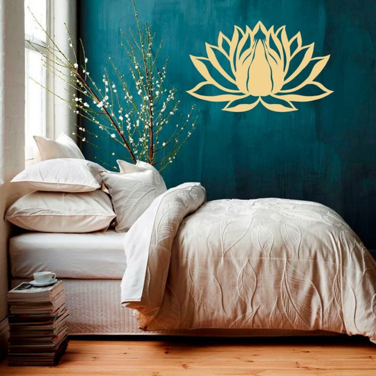 väggdekal-sovrum-idé-blomma-näckros-bensin-blå-väggfärg