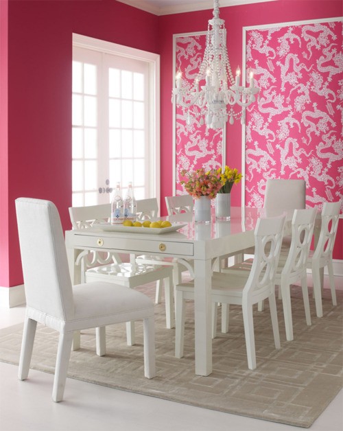 vit matsal med rosa väggar