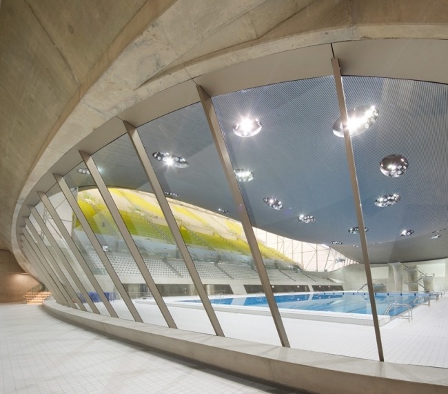 zaha-hadids-simning-pool-london-betong-glas-kontrast