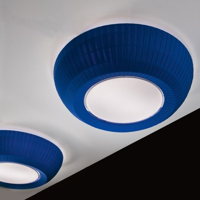blå-tak-lampor-i-vardagsrummet-tyg-BELL-AXO-LIGHT-manuel-vivian-design