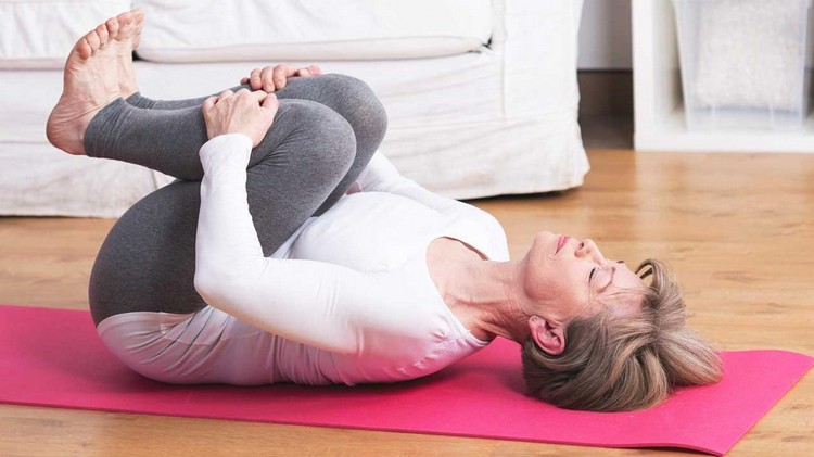 Yoga stretching övningar tips för att förebygga ryggont
