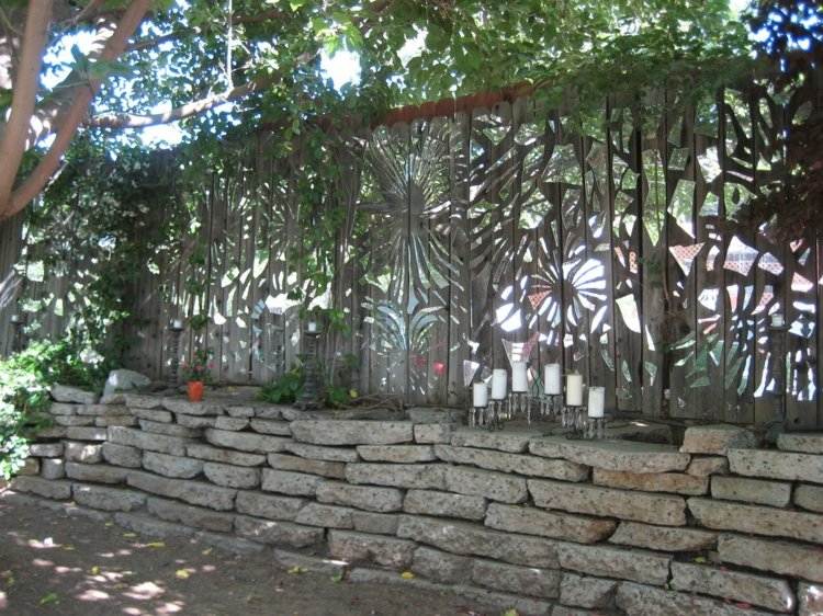 dekoration-trädgård-staket-trä-spegel-mosaik-gör-själv