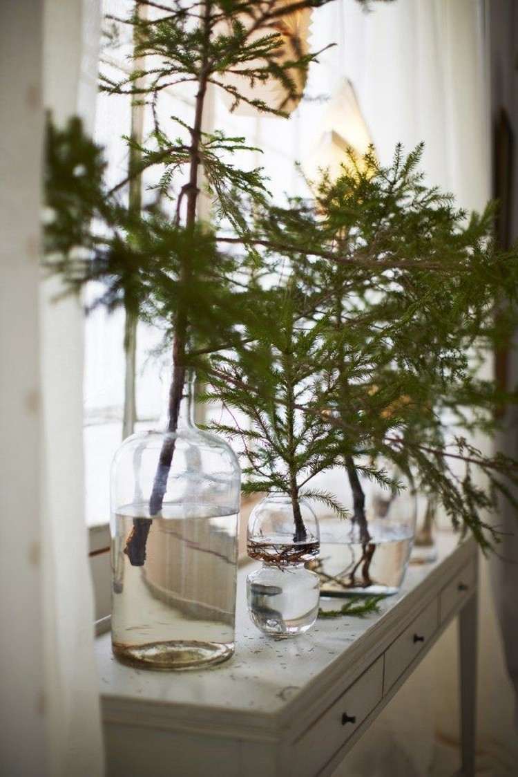 Fönsterdekoration efter jul med naturmaterial