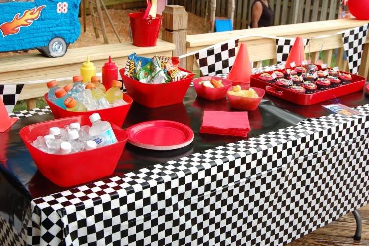 Dekoration för fest-svart-vit-röd-söt-is-drink-bord