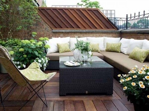 dekoration idéer för balkong terrass hörnsoffa trägolv