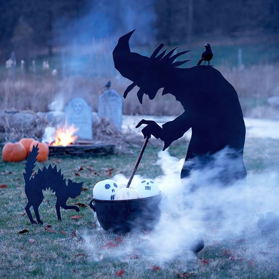 dekoration idéer för halloween trädgård häxor siluett gryta katt