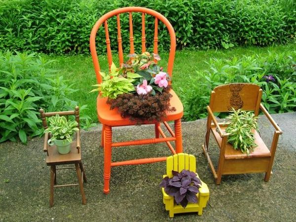 trädgård dekorera gamla stolar-konvertera färgglada växter