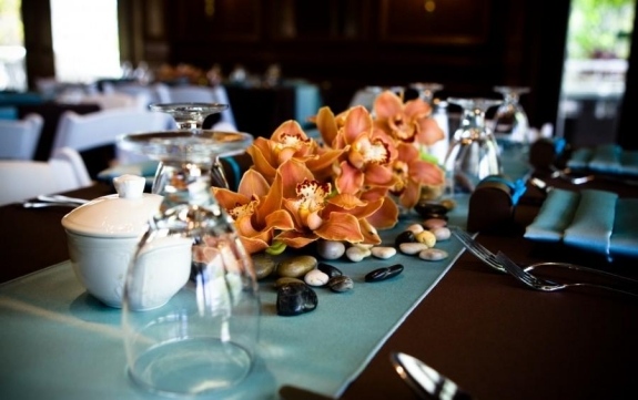stor händelse dekorera stenar blommor orkidéer elegant