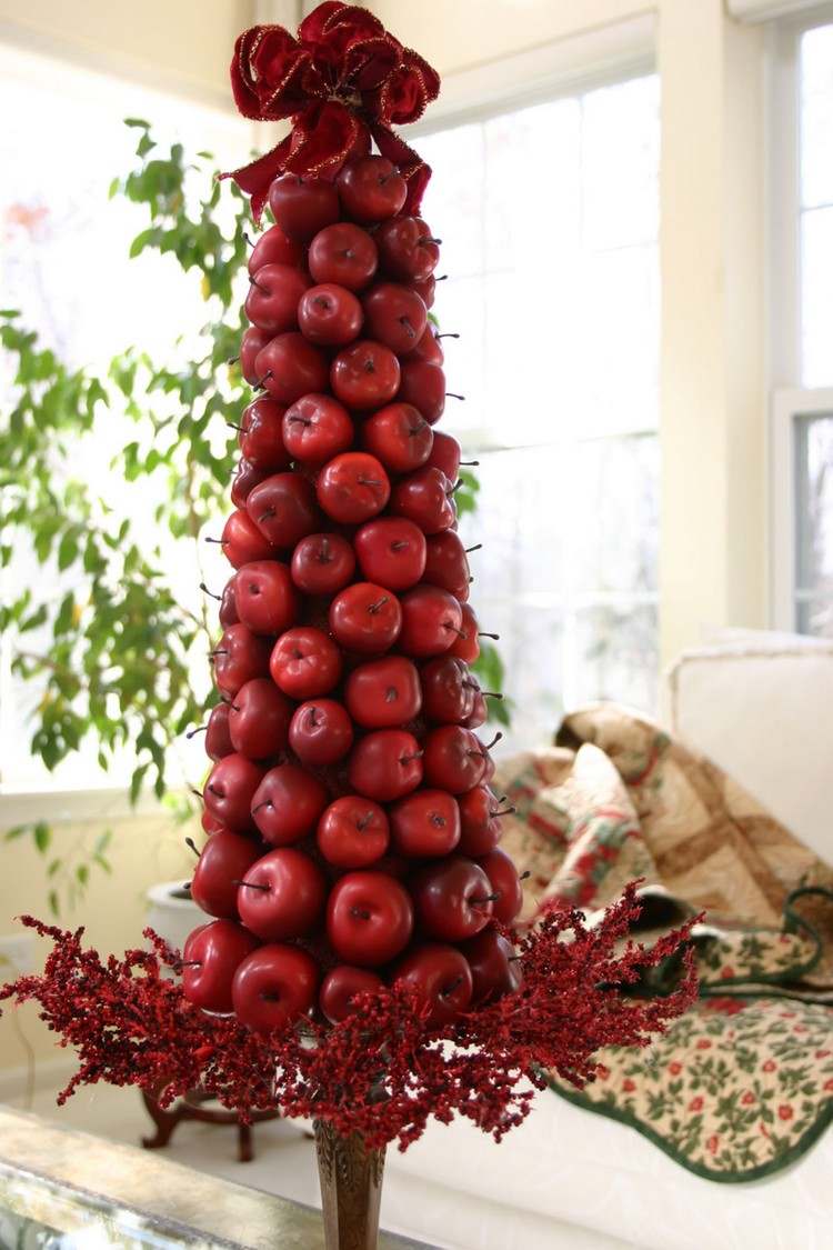 Deko-naturmaterial-julgran-äpplen-DIY-nypon