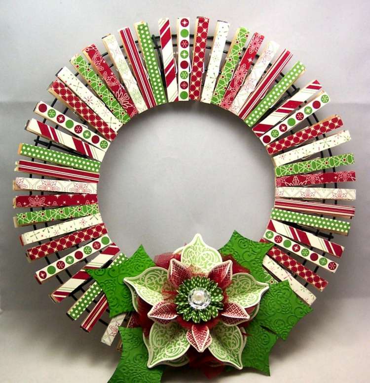 gör dekoration själv krans julfästen röd grön vit