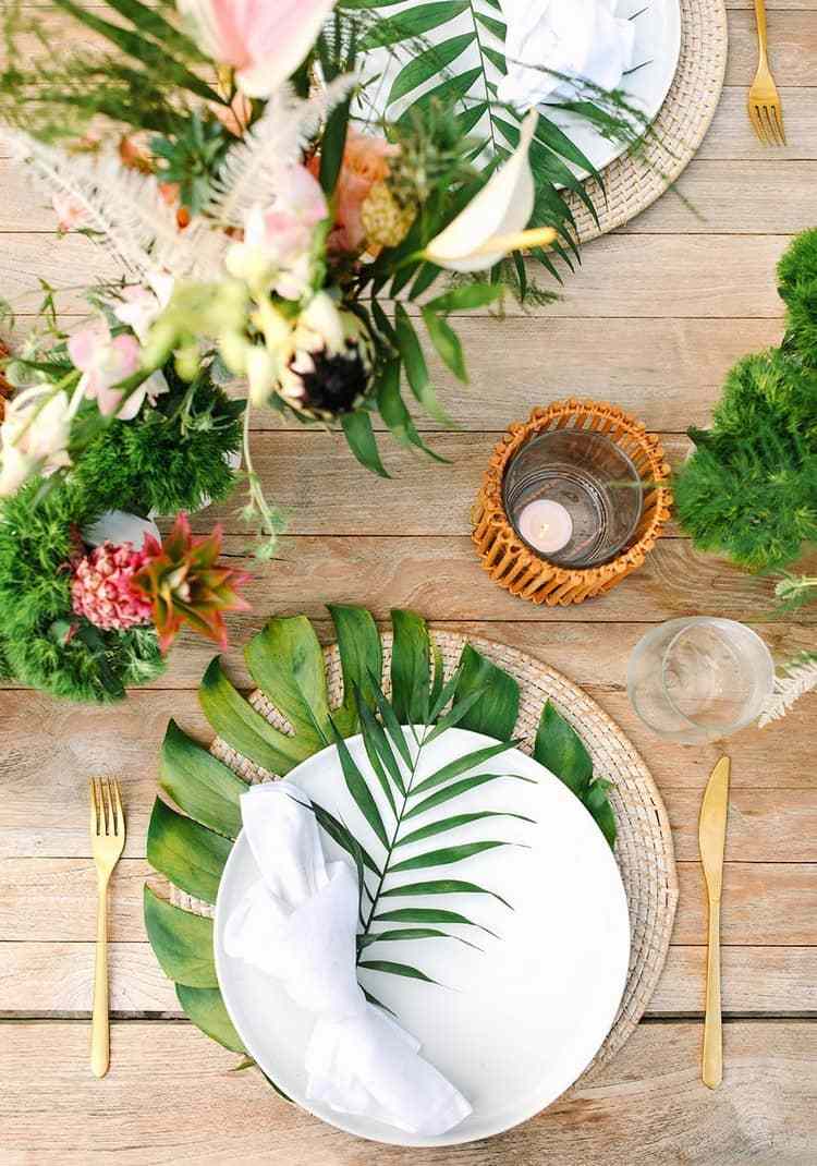 Gör din egen dekoration för en tropisk trädgårdsfest på sommaren