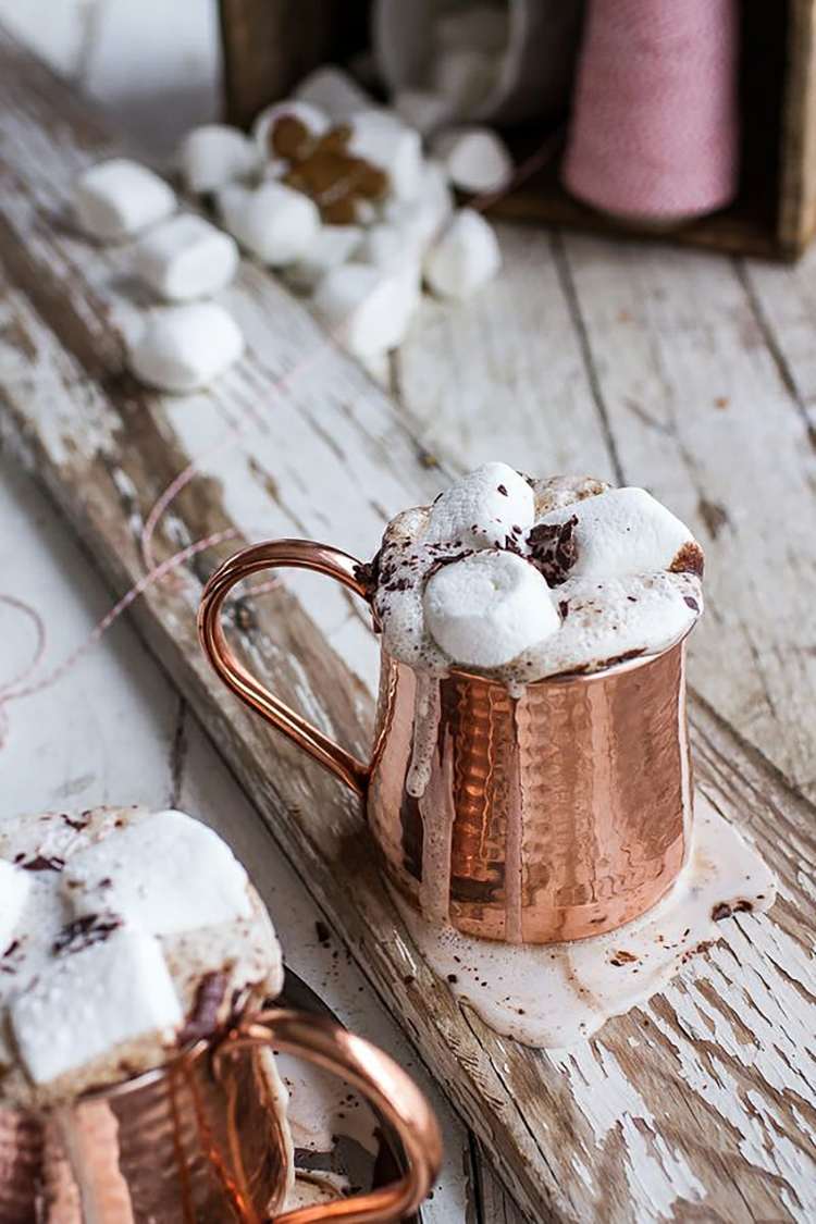 deco-idéer-jul-vinter-kakao-varm-choklad-koppar-mugg-rustik-marshmallows