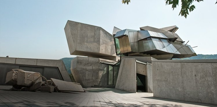 dekonstruktivism-arkitektur-günther-domenig-steinhaus-steindorf