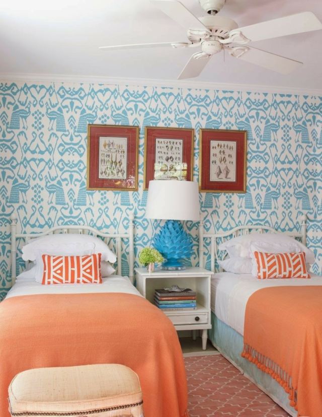 korallorange väggblå sänglampa