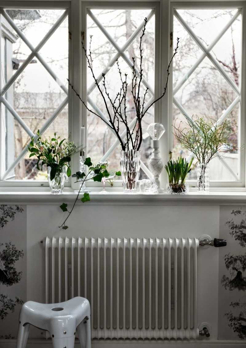 dekoration fönsterbrädans grenar strutsar glasvaser värmepall