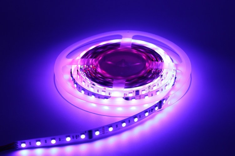 flexibla RGB lila LED -remsor säljs per meter