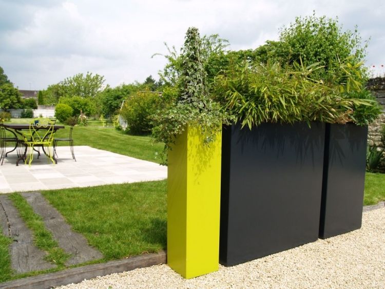 Planters-utanför-modern-design-stor-minimalistisk-svart-gul