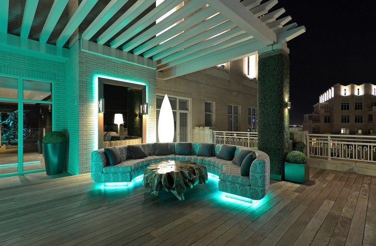 LED-remsor terrass-soffa-spegel-grönt ljus